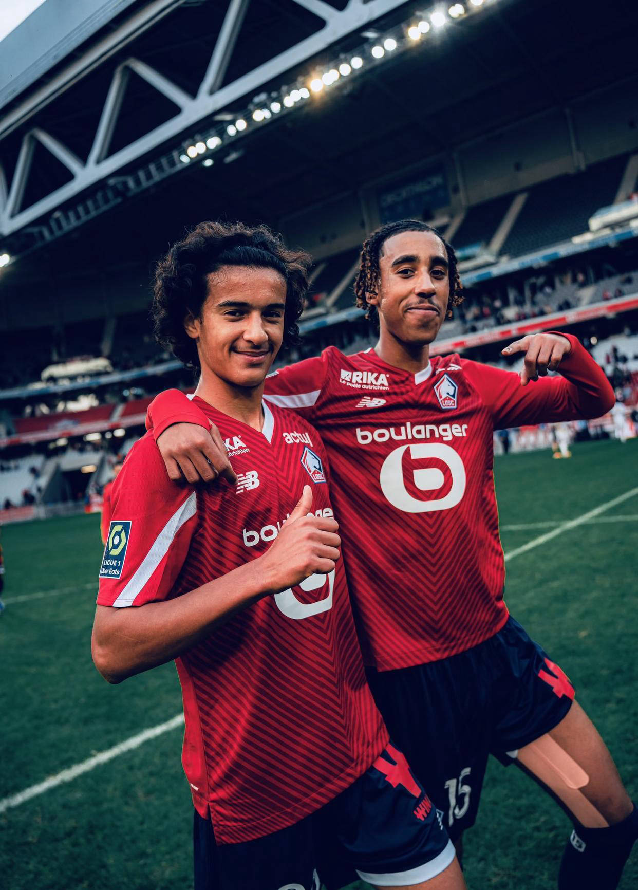 包含里程碑夜曼联豪取连胜，法甲今晨刷纪录，气氛紧张，年轻球员得到机会的词条-体育娱乐平台