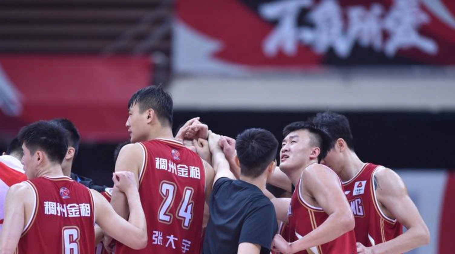 今晚CBA常规赛焦点战，浙江队外线爆发，管理层满意，身体对抗强度拉满的简单介绍